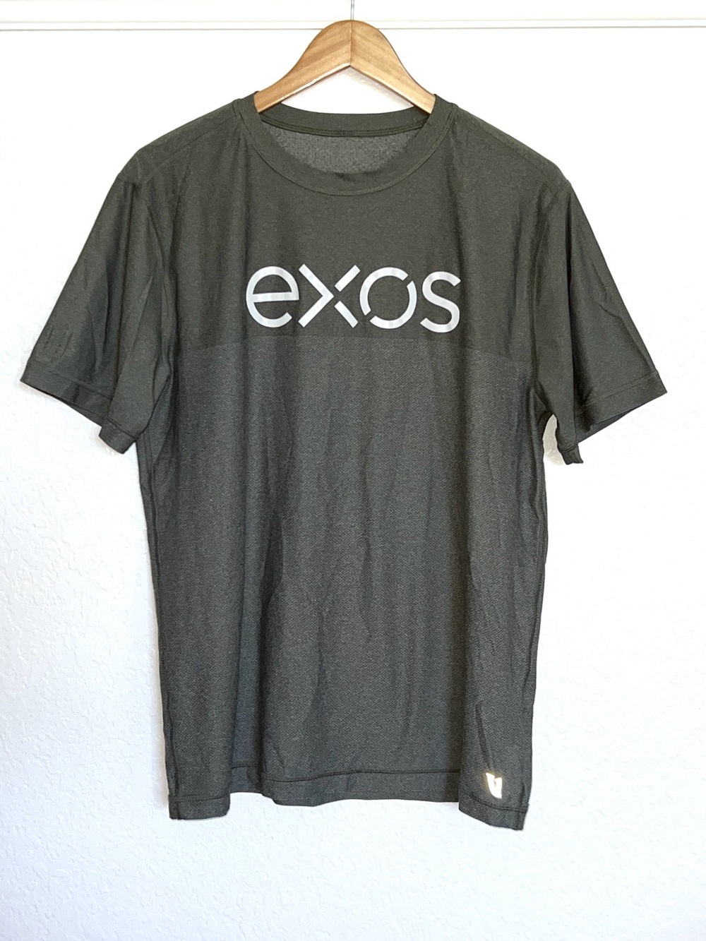 Vuori | Exos Short Sleeve Performance Tee NWOT